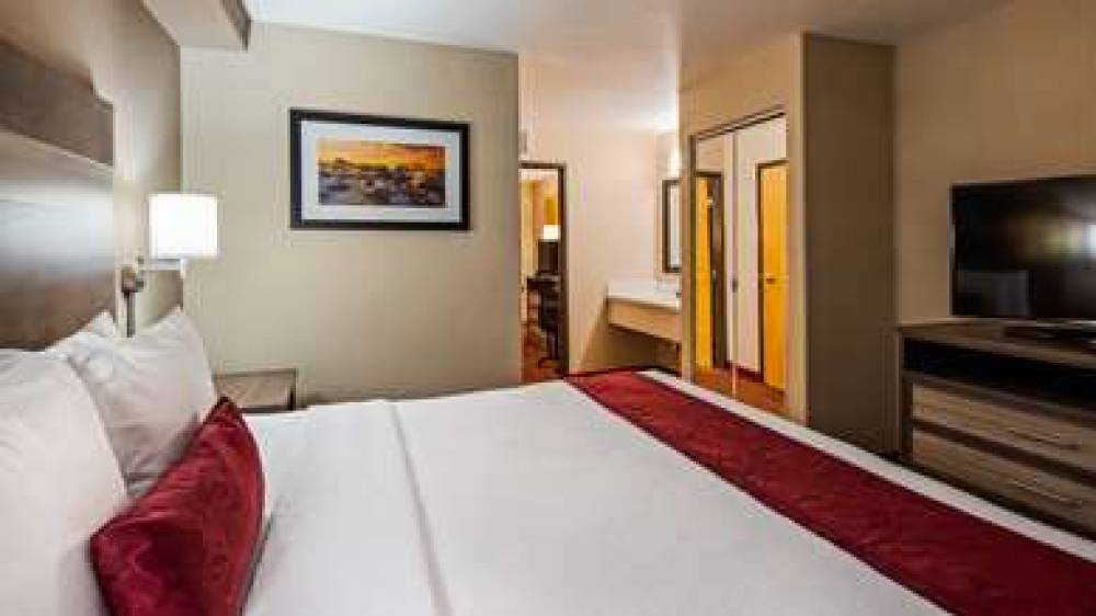 Best Western Plus Executive Suites 7