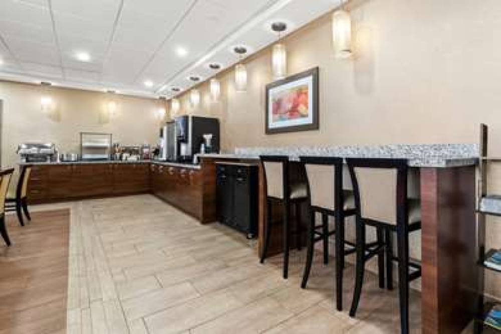 Best Western Plus Fergus Hotel 9