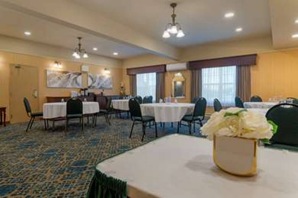 Best Western Plus Fredericton Hotel & Suites 10