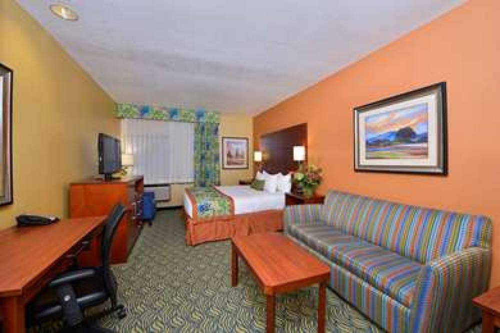 Best Western Plus Fresno Inn 6