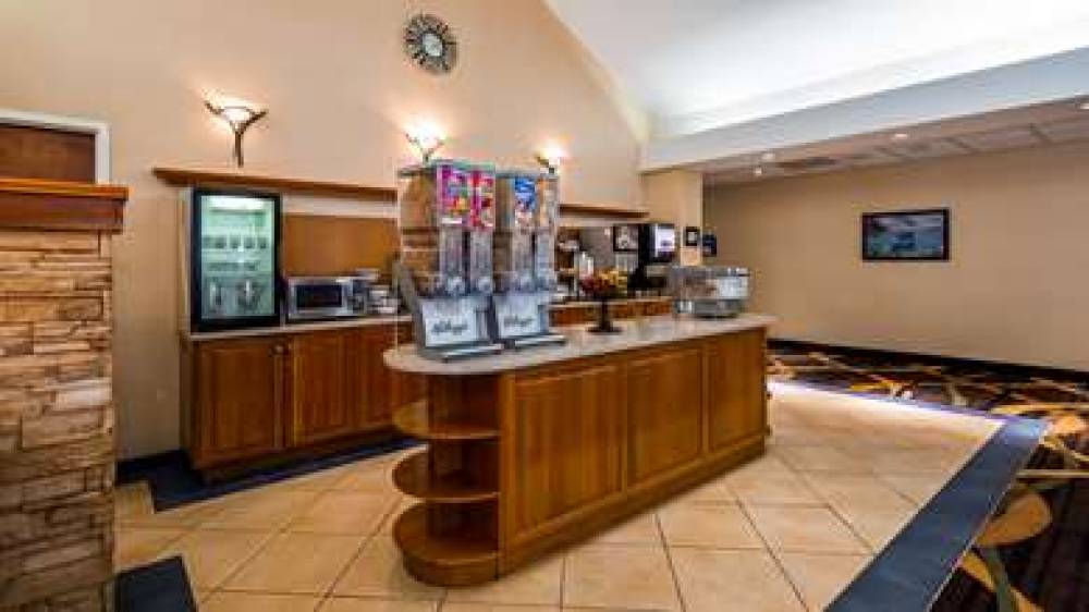 Best Western Plus Galleria Inn & Suites 3