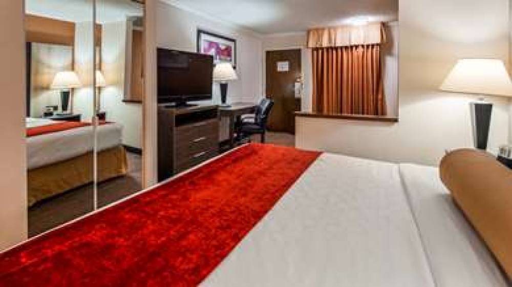 Best Western Plus Galleria Inn & Suites 7