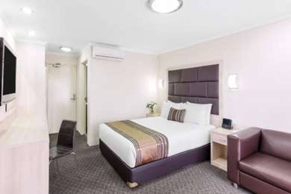 Best Western Plus Garden City Hotel 8