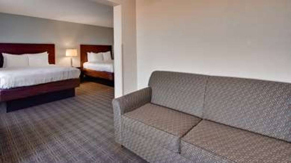 Best Western Plus Gateway Inn & Suites 4