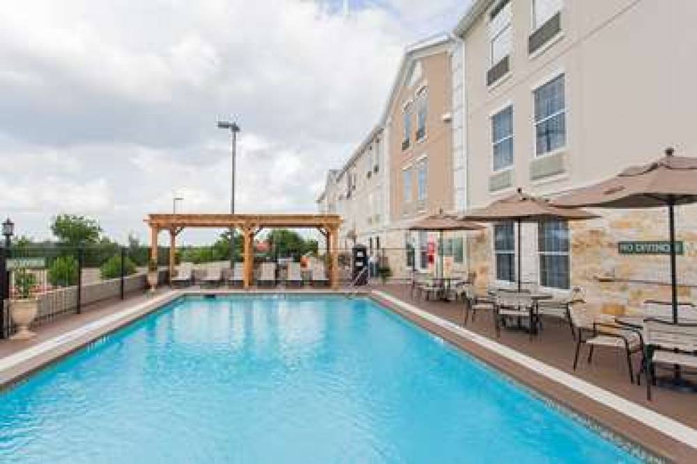 Best Western Plus Georgetown Inn & Suites 2