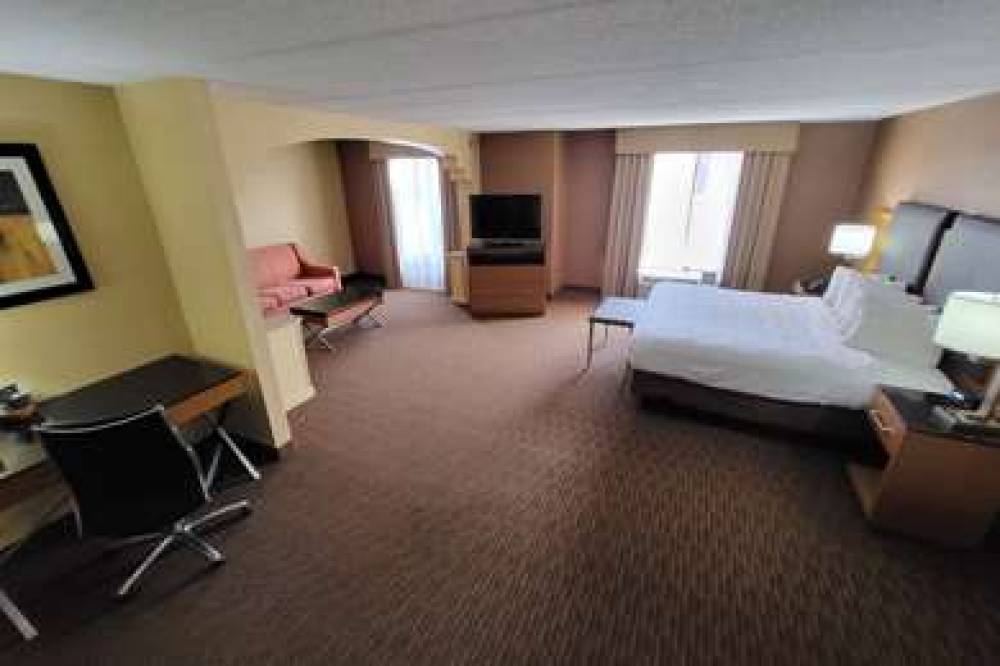 Best Western Plus Greensboro/Coliseum Area 9