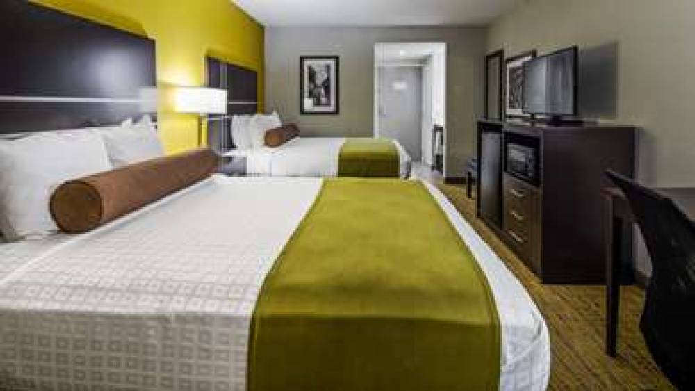 Best Western Plus Hanes Mall Hotel 4