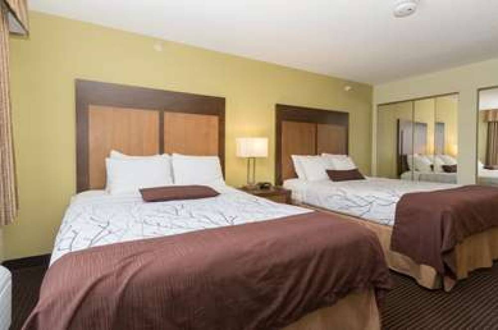 Best Western Plus Holland Inn & Suites 8