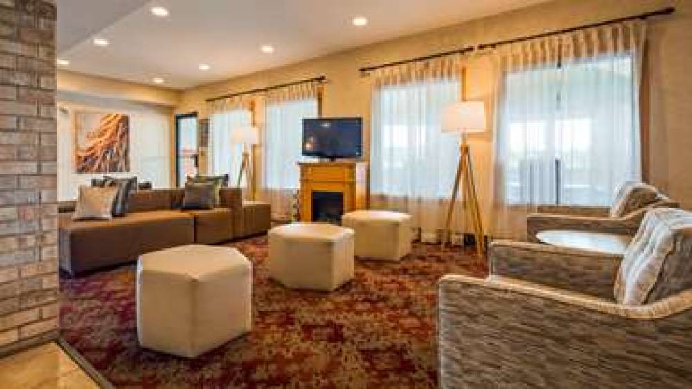 Best Western Plus Howe Inn 3