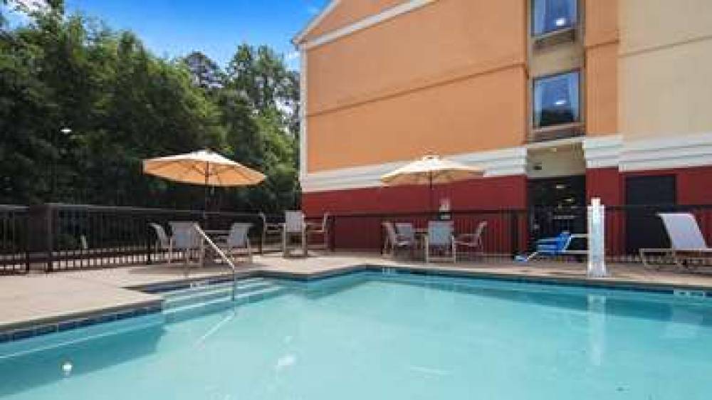 Best Western Plus Huntersville Inn & Suites Near Lake Norman 2