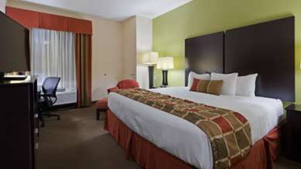 Best Western Plus Huntersville Inn & Suites Near Lake Norman 3