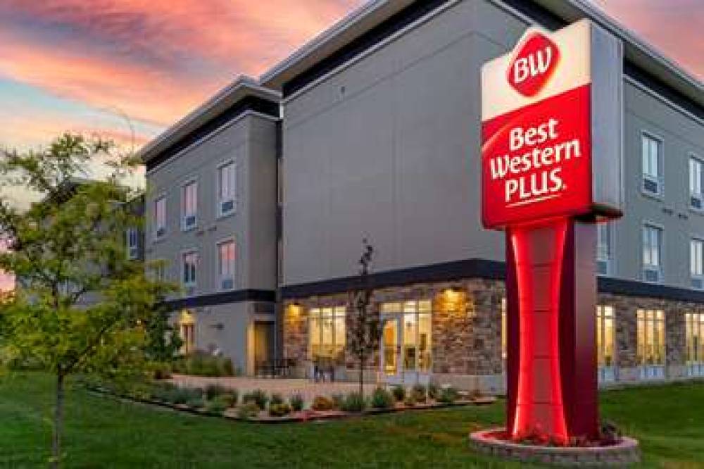 Best Western Plus Isanti 2