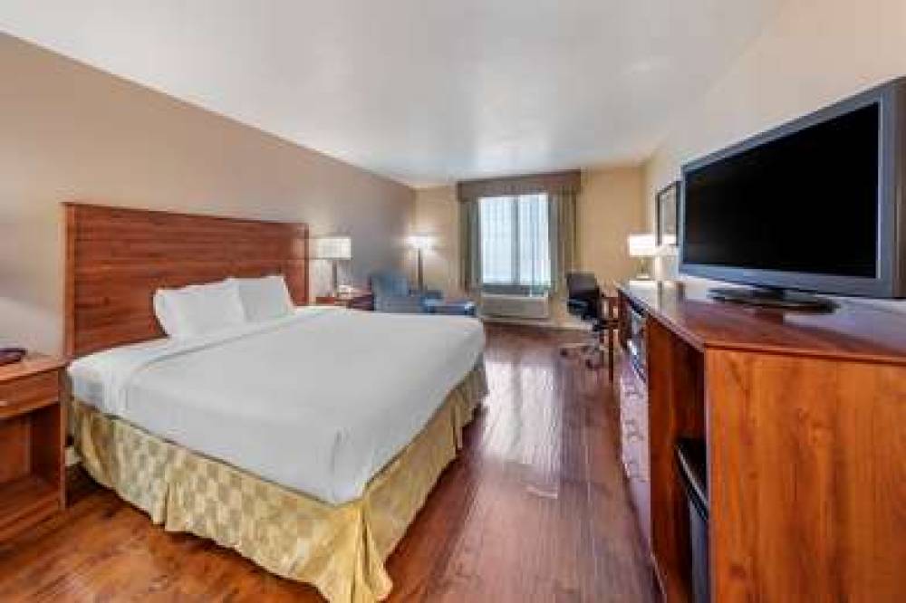 Best Western Plus John Jay Inn & Suites 7