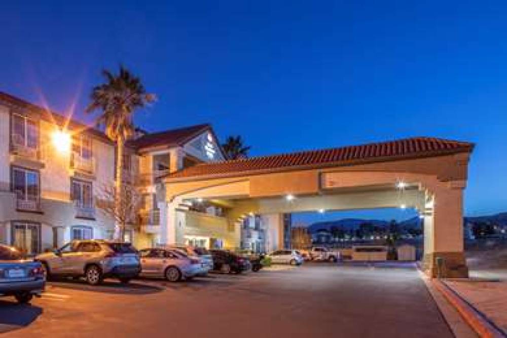 Best Western Plus John Jay Inn & Suites 2