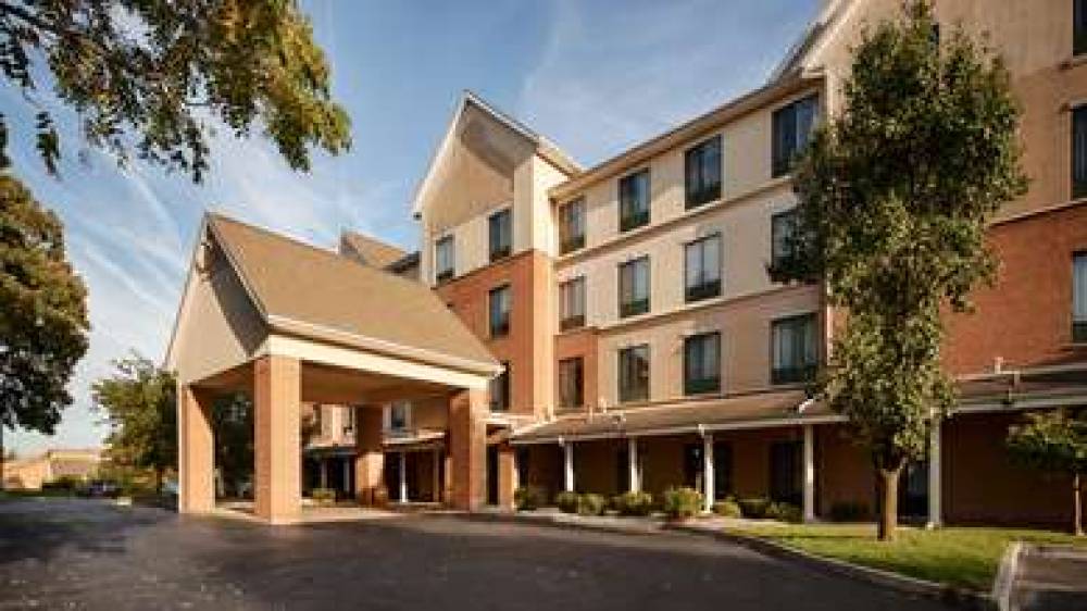 Best Western Plus Kalamazoo Suites 1