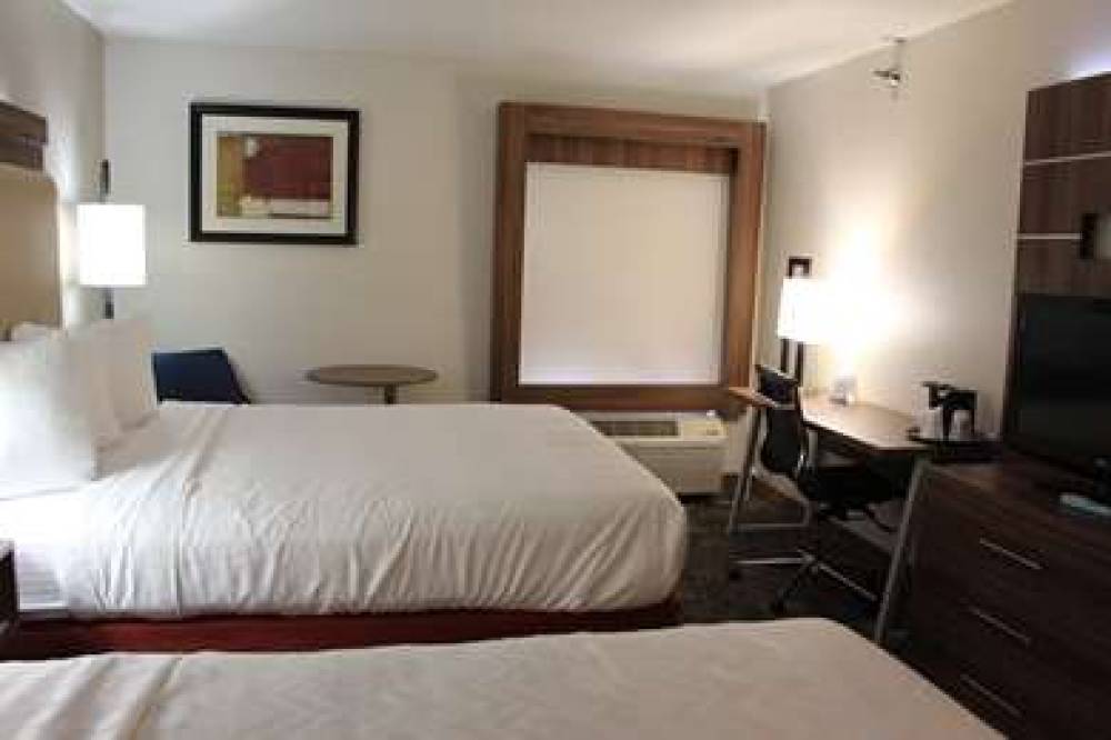 Best Western Plus Kansas City Airport-KCI East 2