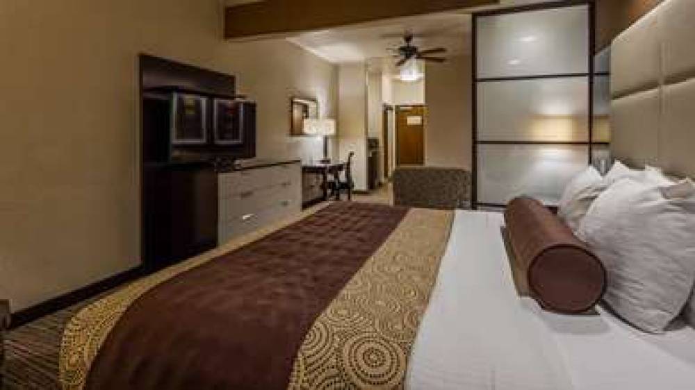 Best Western Plus Lackland Hotel & Suites 5