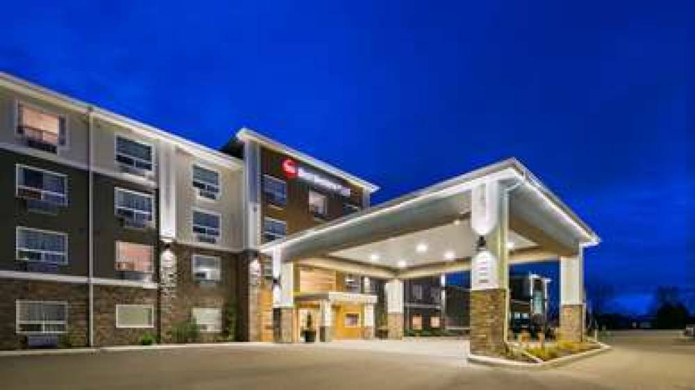 Best Western Plus Lacombe Inn & Suites 1