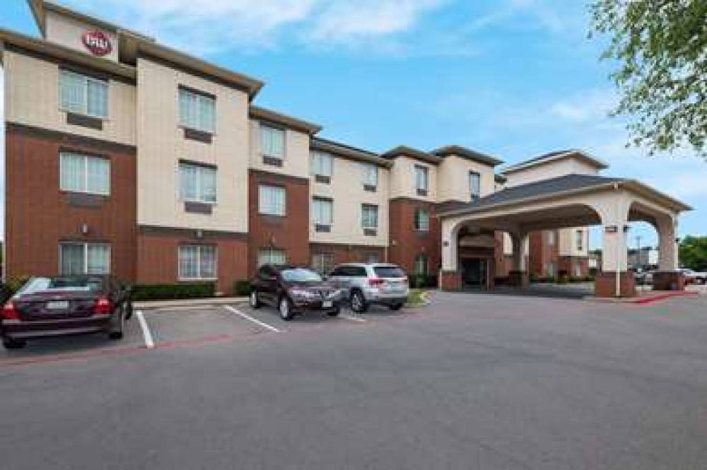 Best Western Plus Lake Dallas Inn & Suites 8