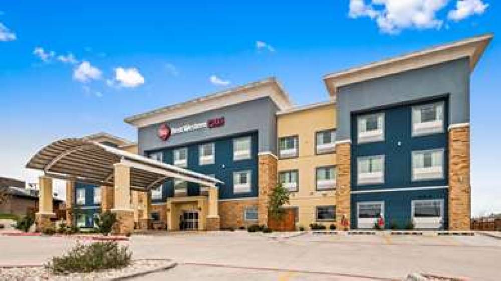 Best Western Plus Lampasas Inn & Suites 1