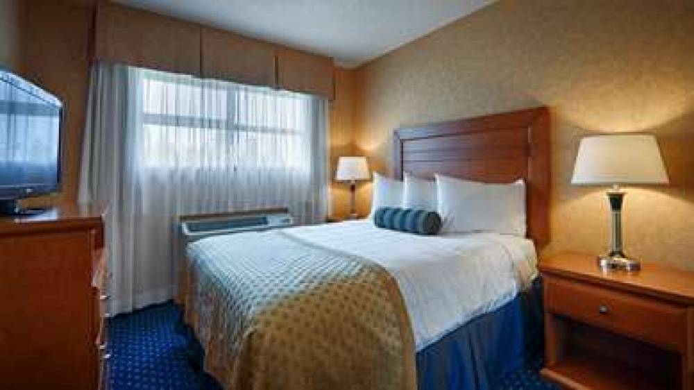 Best Western Plus Langley Inn 9