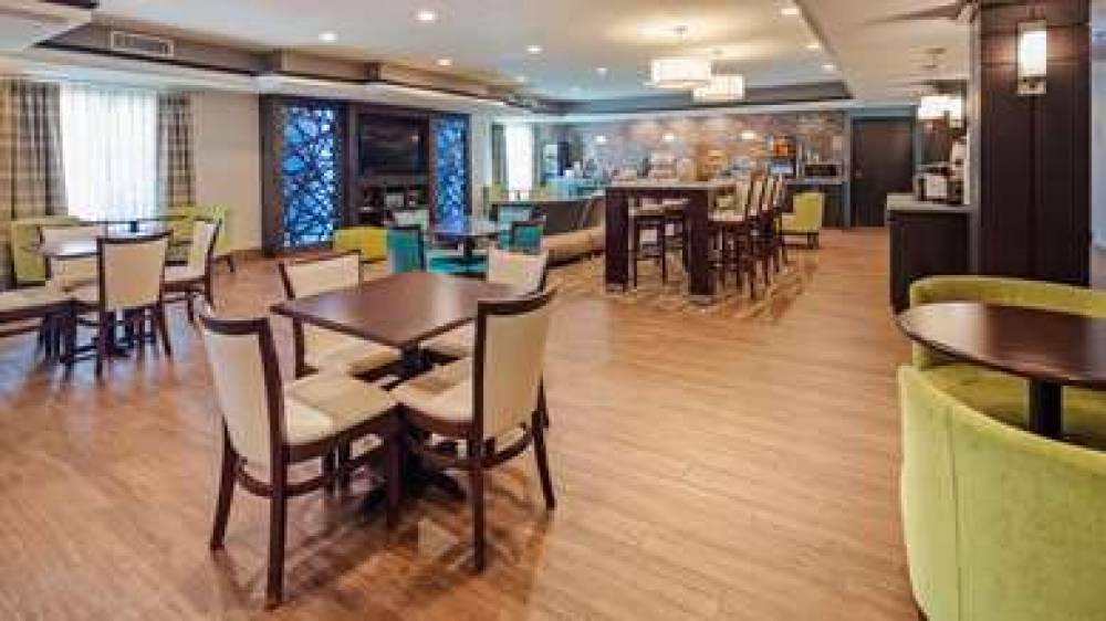 Best Western Plus Liberal Hotel & Suites 2