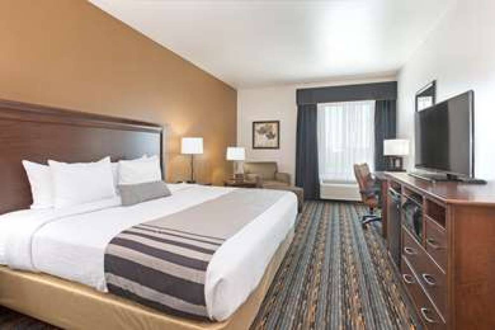 Best Western Plus Lincoln Inn & Suites 7