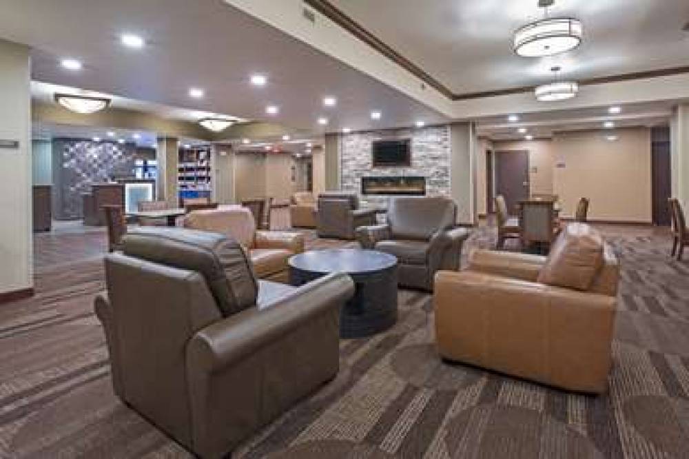 Best Western Plus Lincoln Inn & Suites 2