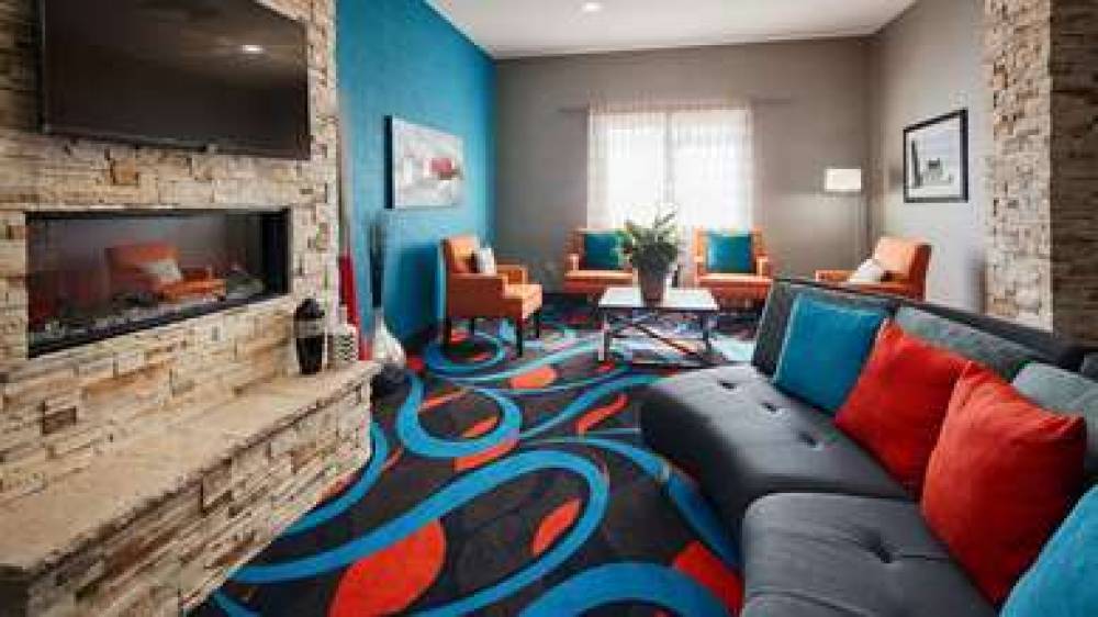 Best Western Plus Lonestar Inn & Suites 9