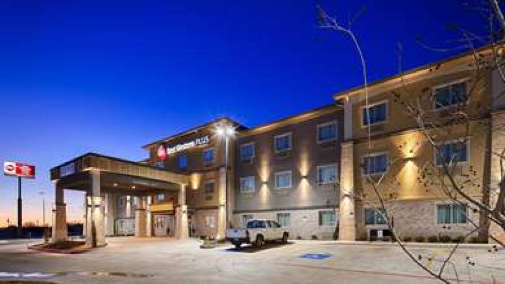 Best Western Plus Lonestar Inn & Suites 1