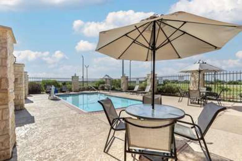 Best Western Plus Longhorn Inn & Suites 4