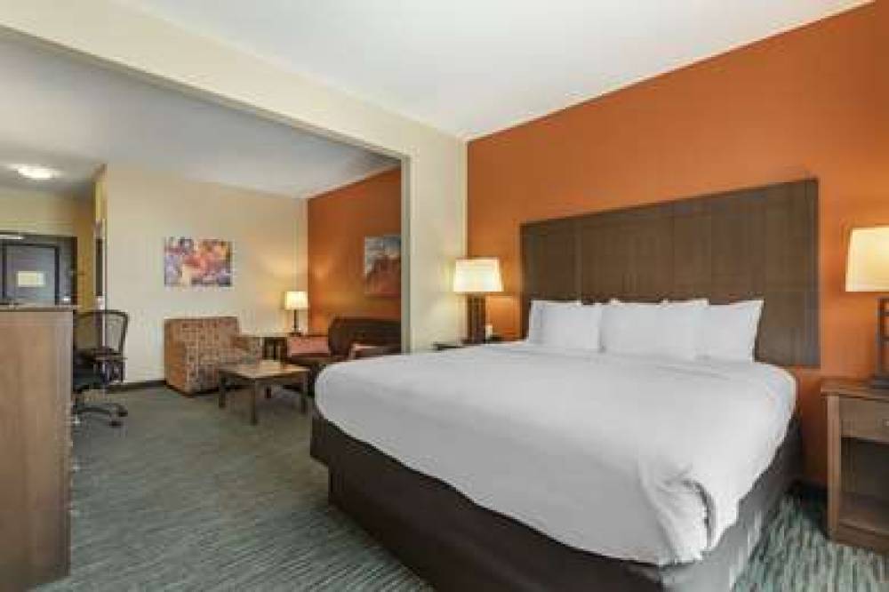 Best Western Plus Longhorn Inn & Suites 6