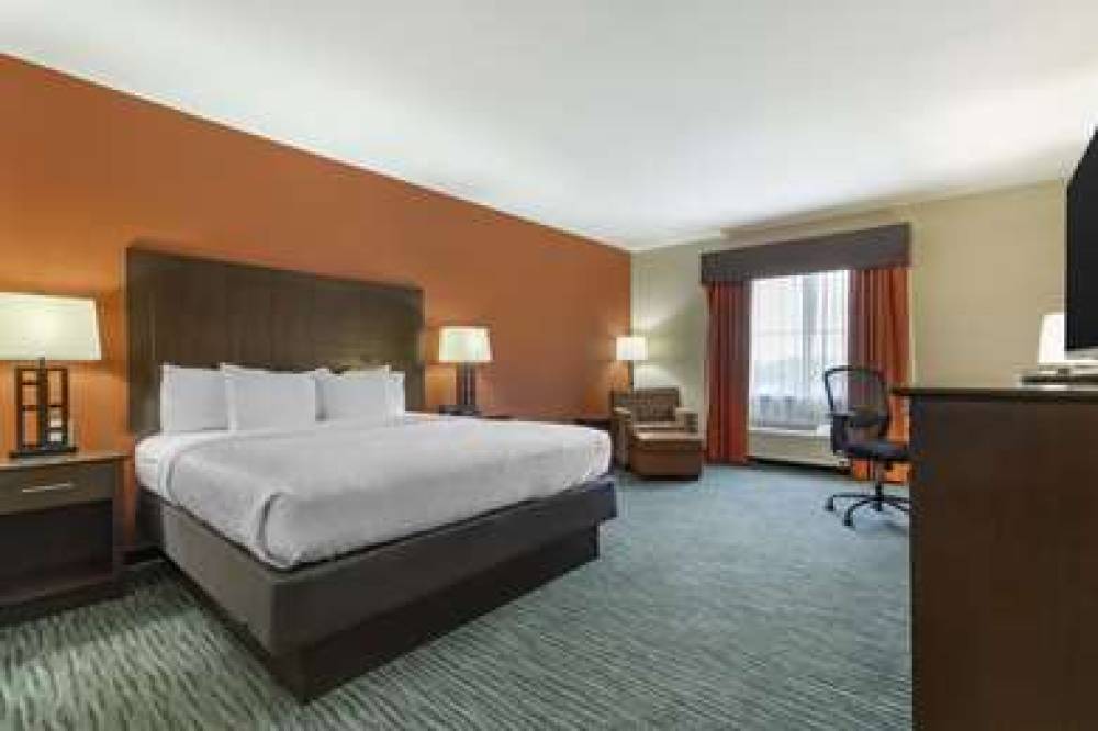 Best Western Plus Longhorn Inn & Suites 2