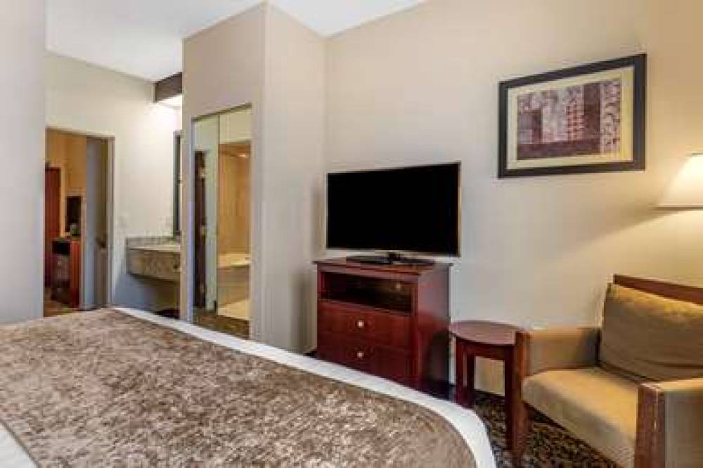 Best Western Plus Louisville Inn & Suites 4