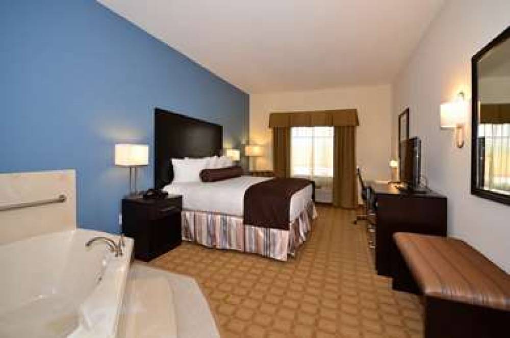 Best Western Plus Lytle Inn & Suites 7