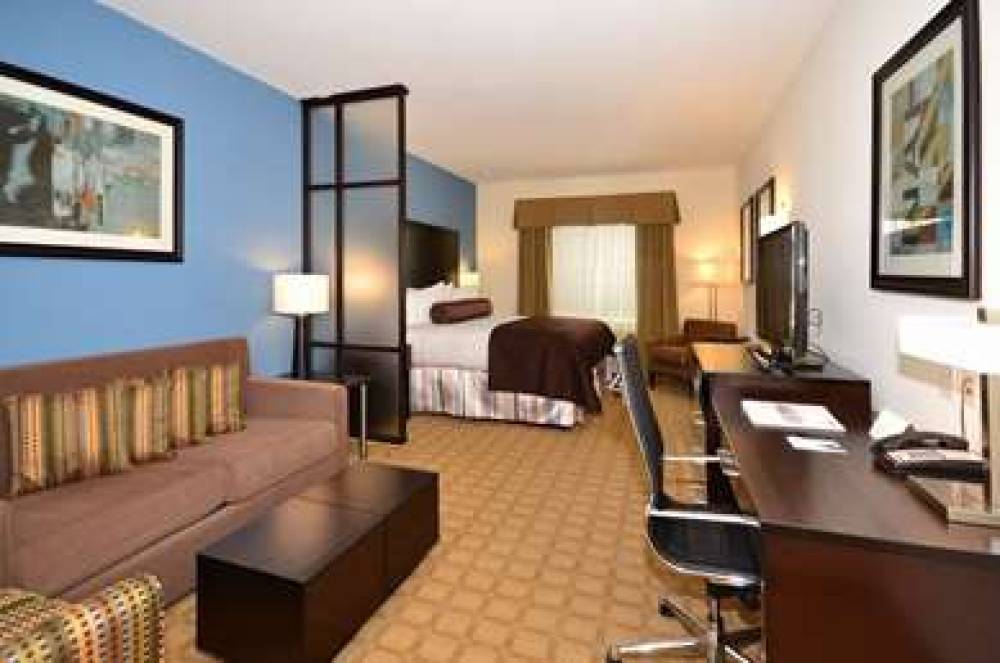 Best Western Plus Lytle Inn & Suites 6