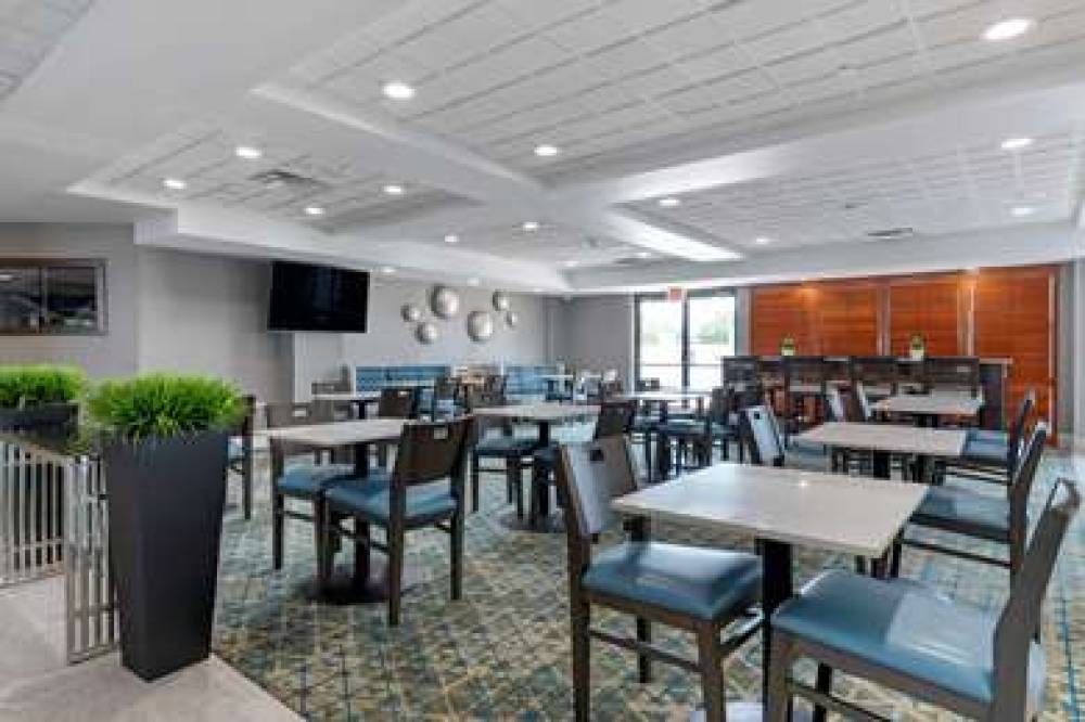 Best Western Plus McAllen Airport Hotel 4