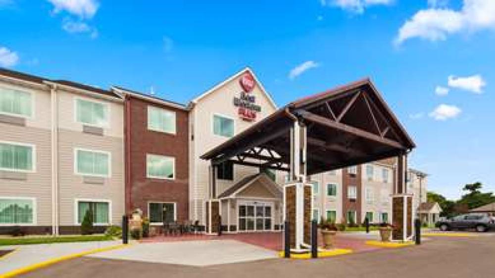 Best Western Plus Menomonie Inn & Suites 1