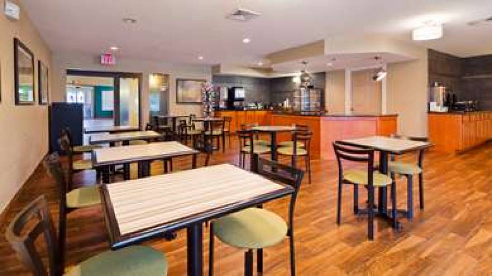 Best Western Plus Menomonie Inn & Suites 7