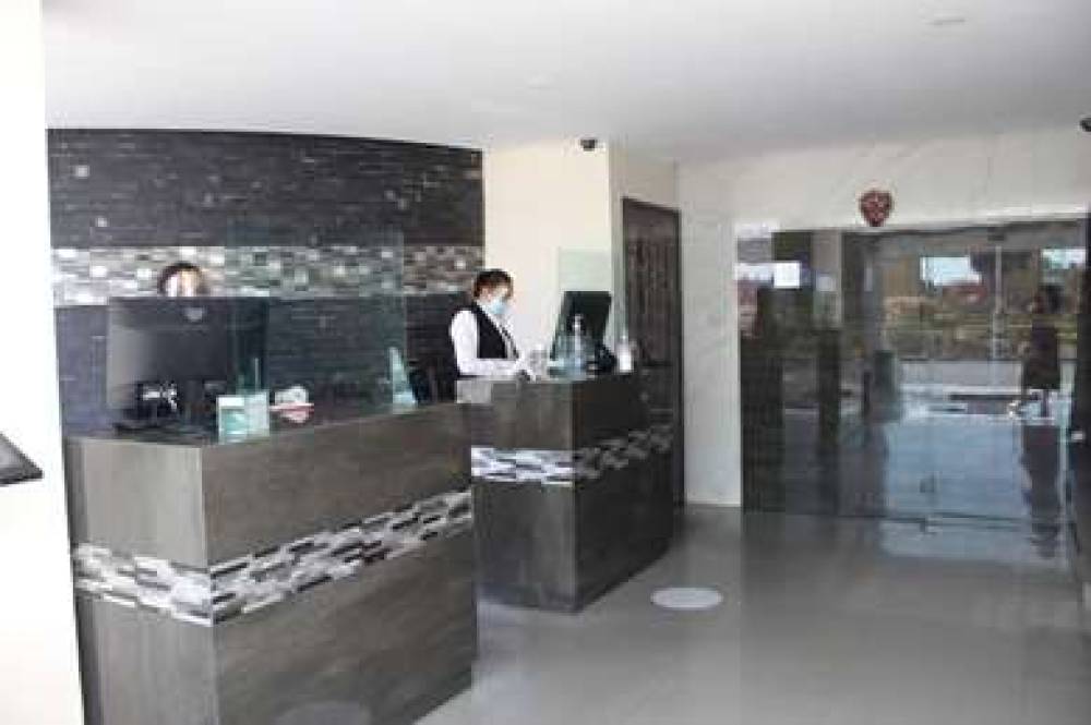 Best Western Plus Metepec & Suites 8