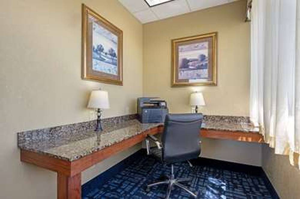 Best Western Plus Mid Nebraska Inn & Suites 9