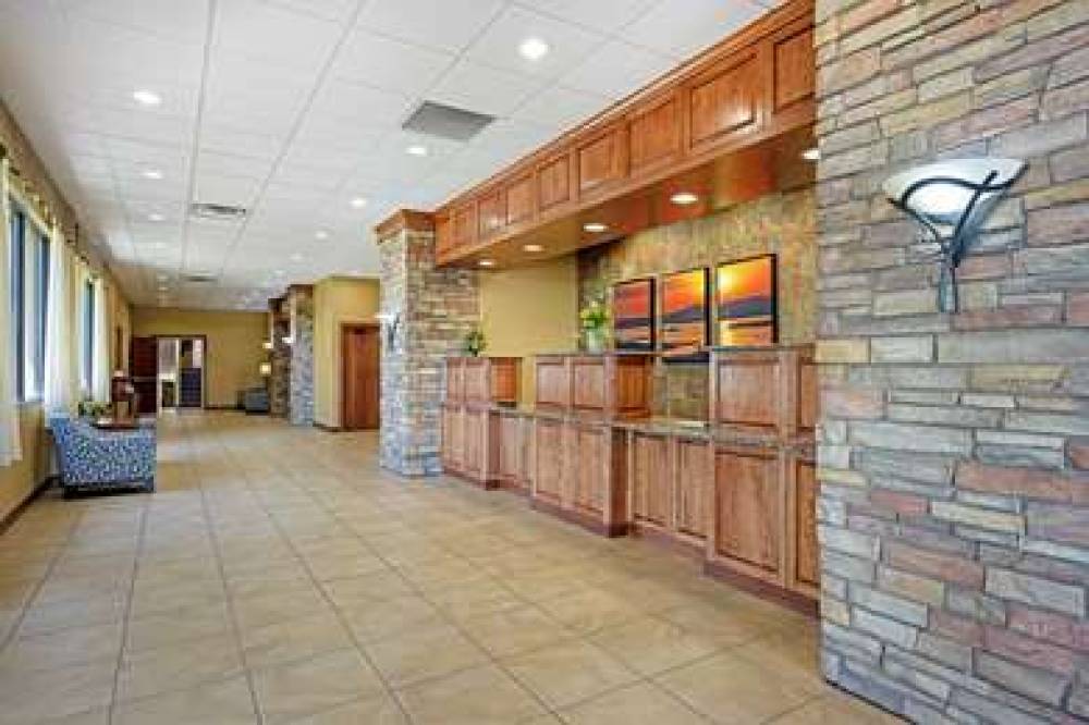 Best Western Plus Mid Nebraska Inn & Suites 2