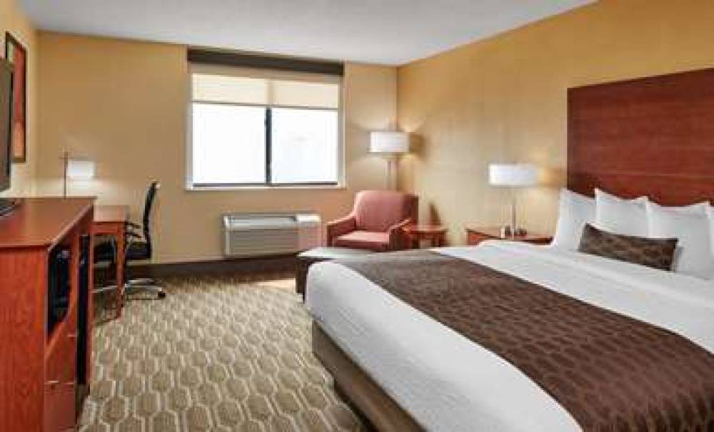 Best Western Plus Milwaukee Airport Hotel & Conference Center 9