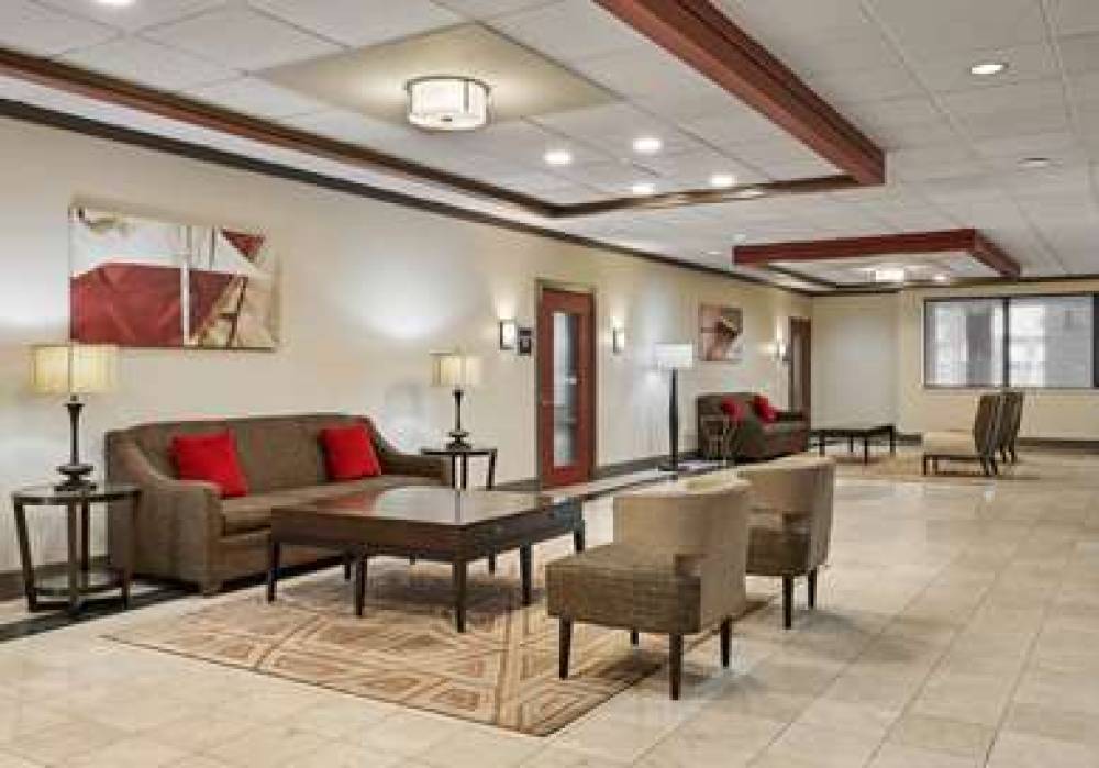 Best Western Plus Milwaukee Airport Hotel & Conference Center 2