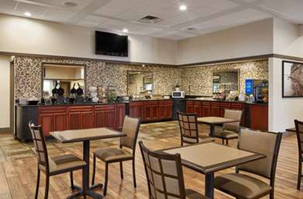 Best Western Plus Milwaukee Airport Hotel & Conference Center 6