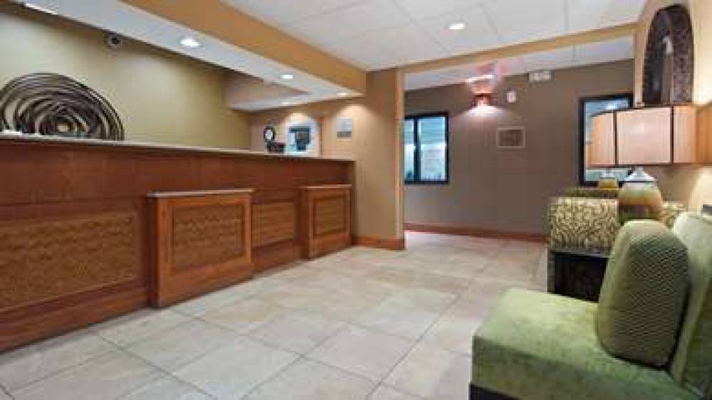 Best Western Plus Mishawaka Inn 2