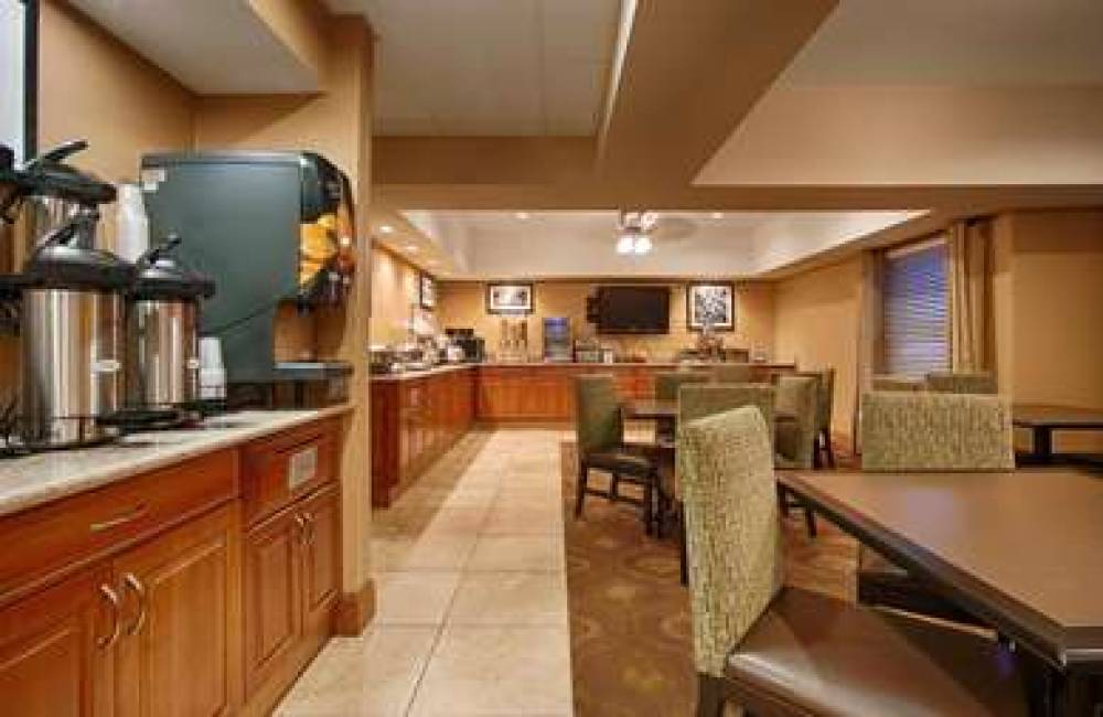 Best Western Plus Mishawaka Inn 5