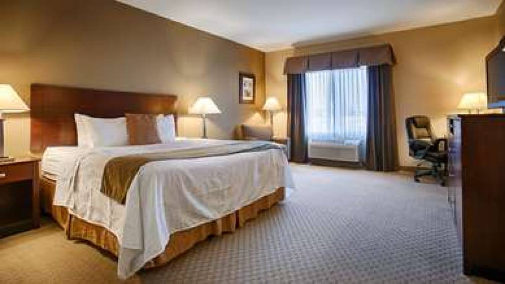 Best Western Plus Montezuma Inn & Suites 4