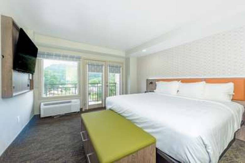 Best Western Plus Mountain Melodies Inn & Suites 3