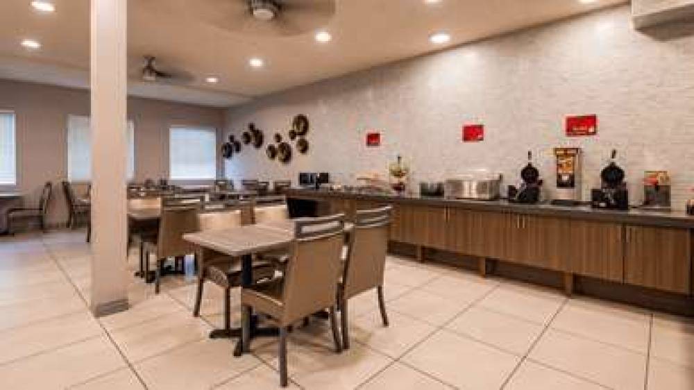 Best Western Plus New Cumberland Inn & Suites 7